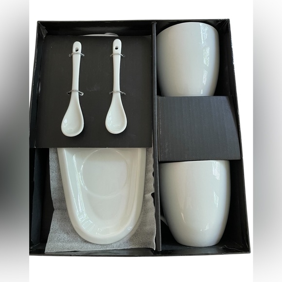 New in box 2 coffee cups & 2 plates & spoons. dessert, snacks, appetizers- - Picture 4 of 6